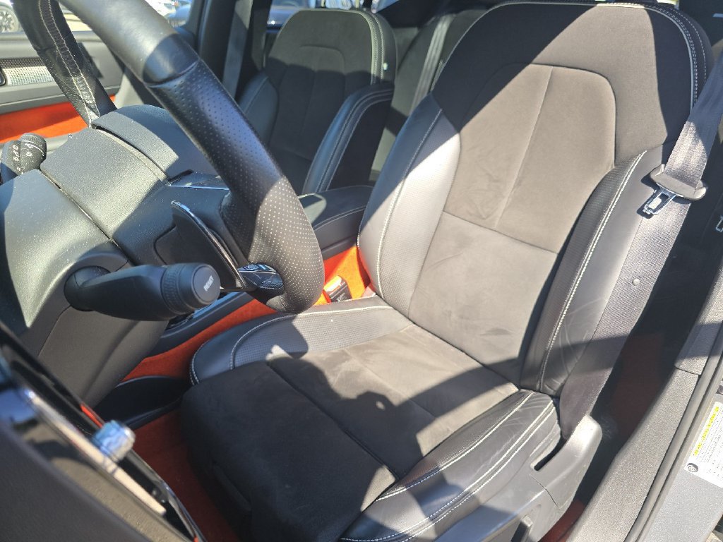 Used 2019 Volvo XC40 AWD T5 image 25