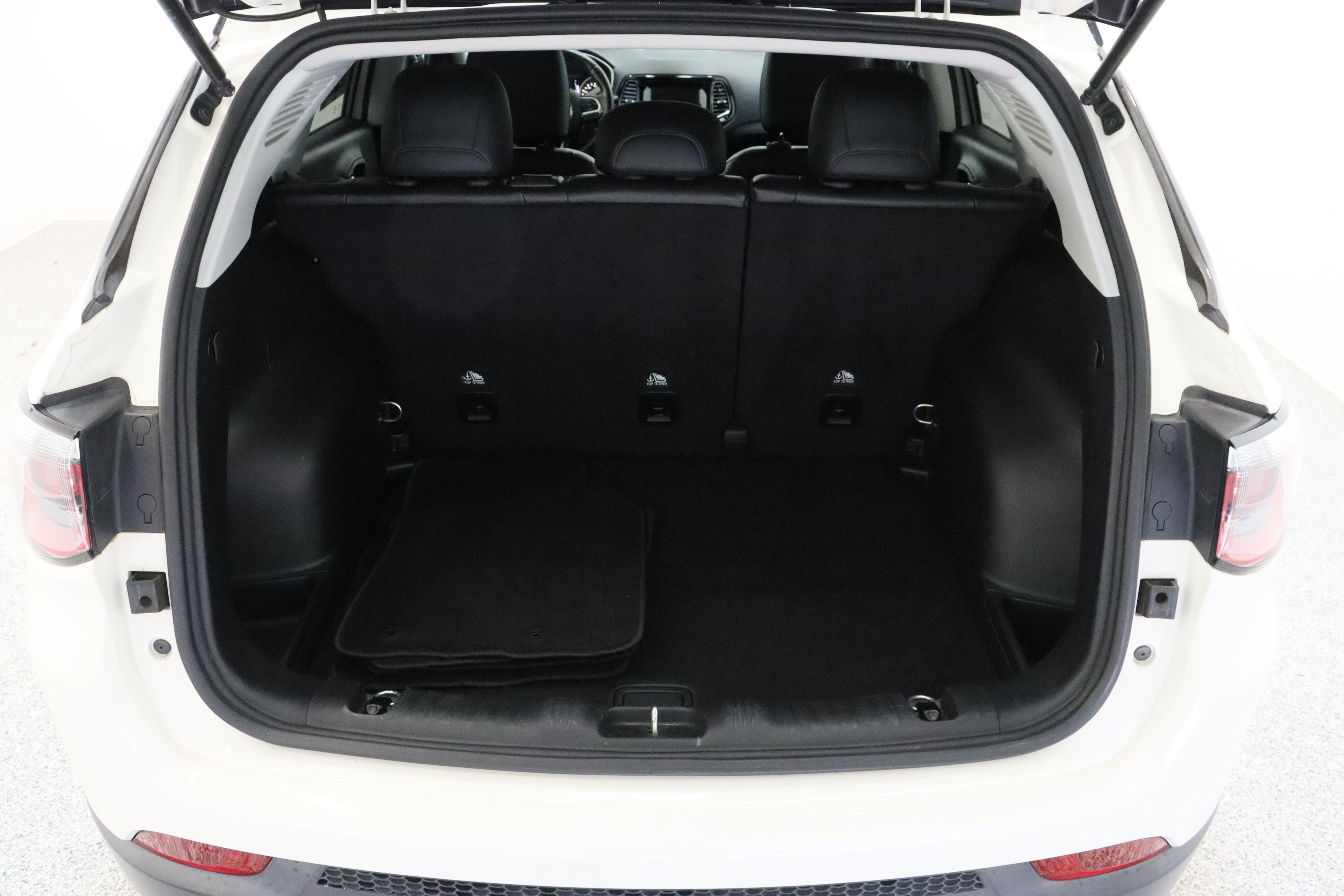 Used 2019 Jeep Compass Latitude image 28