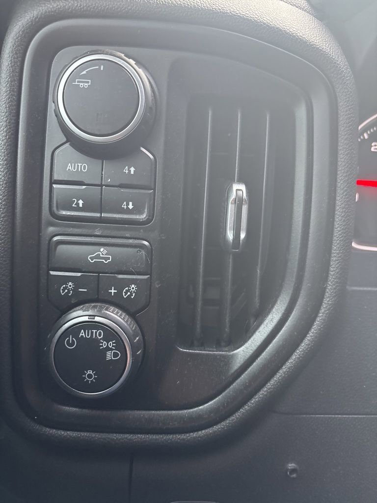 Used 2020 Chevrolet Silverado 1500 Custom Trail Boss w/ Custom Convenience Package image 15