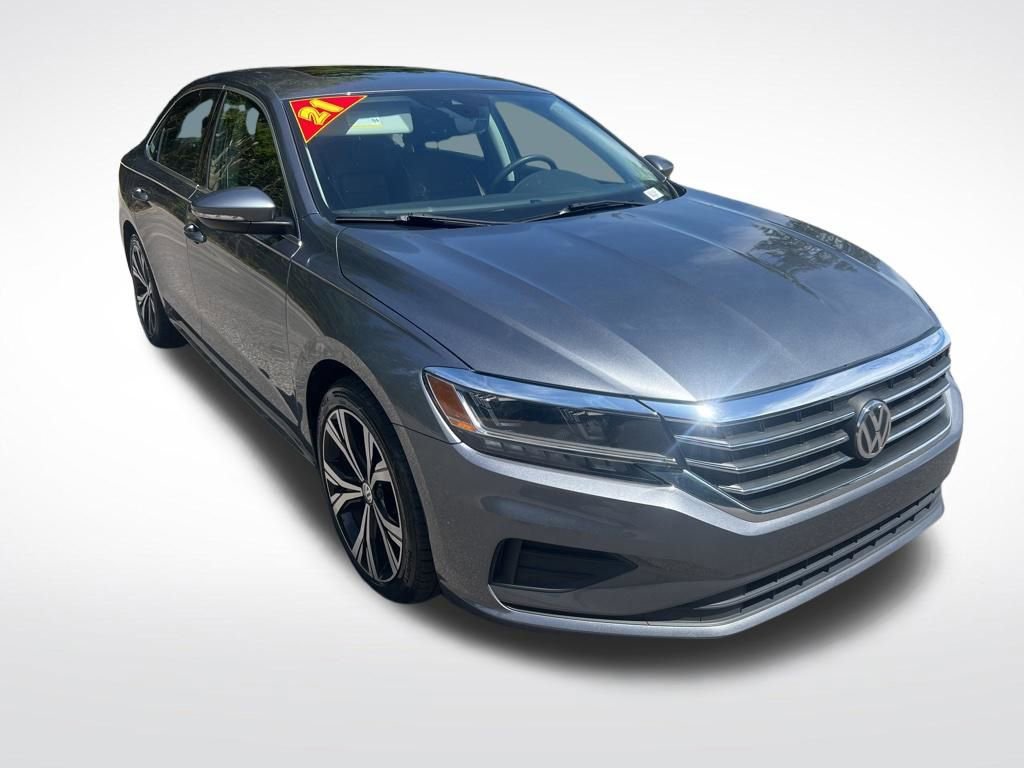 Used 2021 Volkswagen Passat 2.0T SE FWD image 3