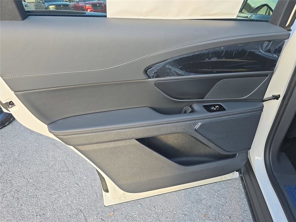 New 2026 Lincoln Nautilus Premier AWD/4WD image 9