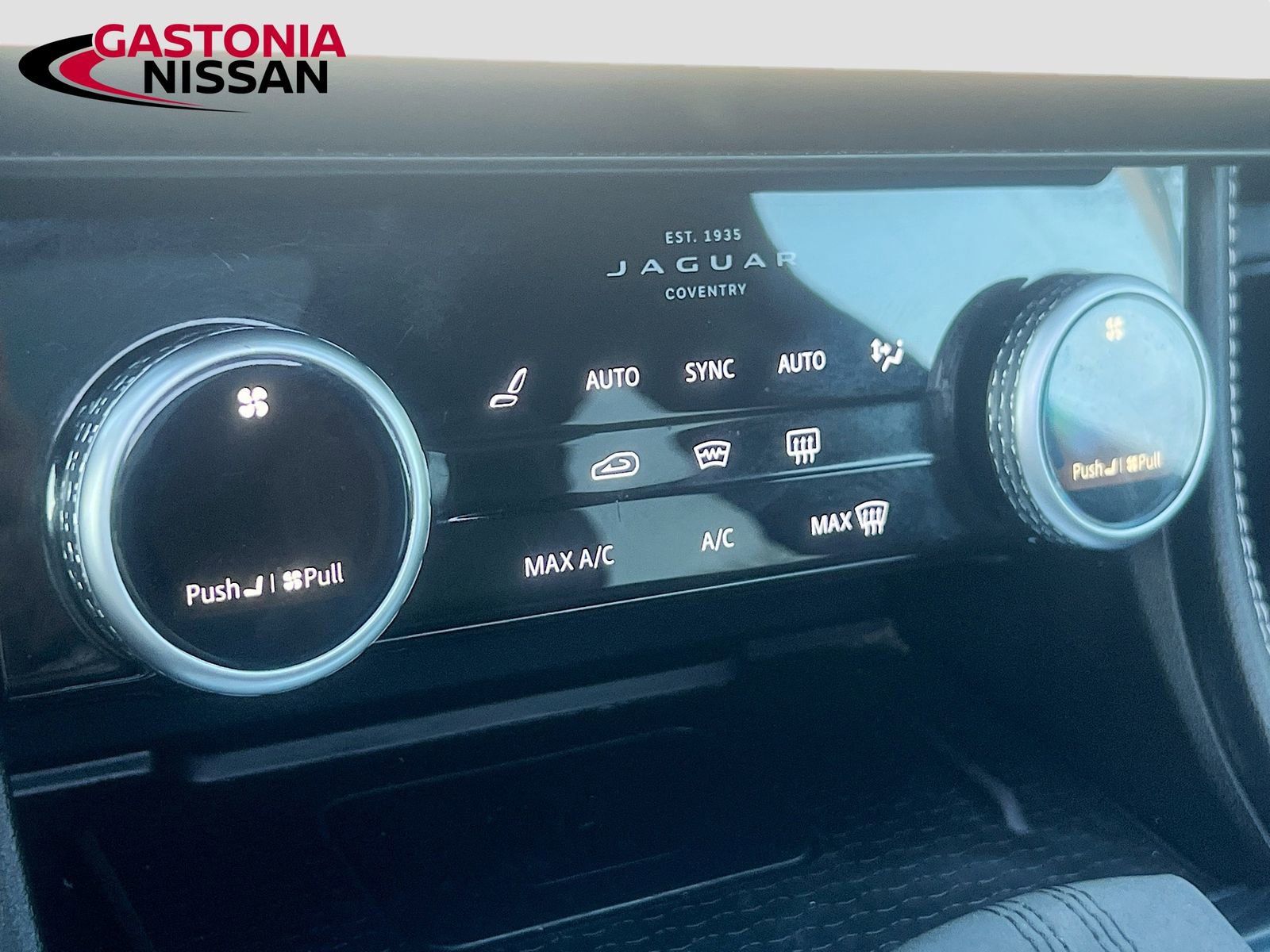 Used 2024 Jaguar F-PACE R-Dynamic S image 21