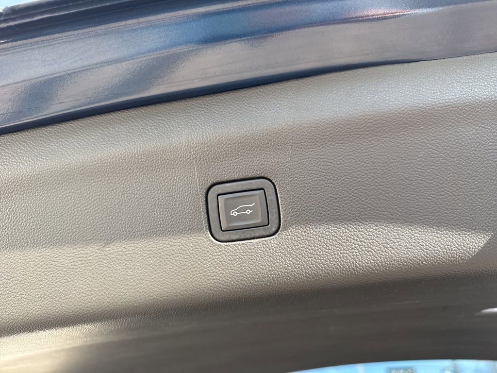 Certified 2023 Buick Enclave Essence image 39