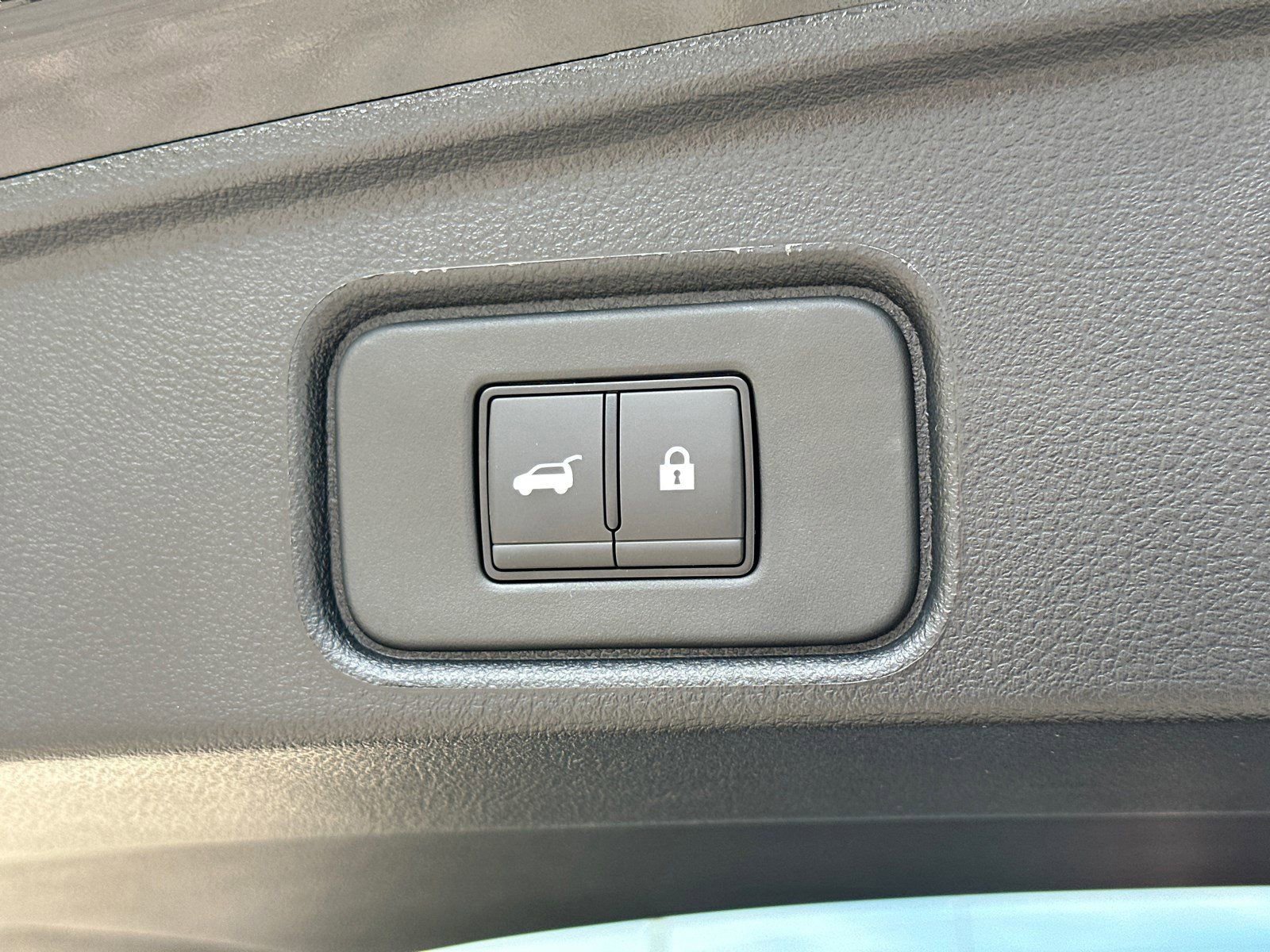 New 2026 Nissan Pathfinder SV w/ SV Premium Package FWD image 18