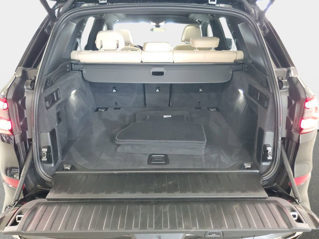 Used 2021 BMW X5 M50i image 35