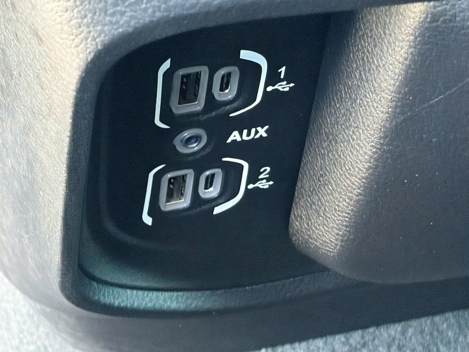 Used 2020 RAM 1500 Laramie AWD/4WD image 24