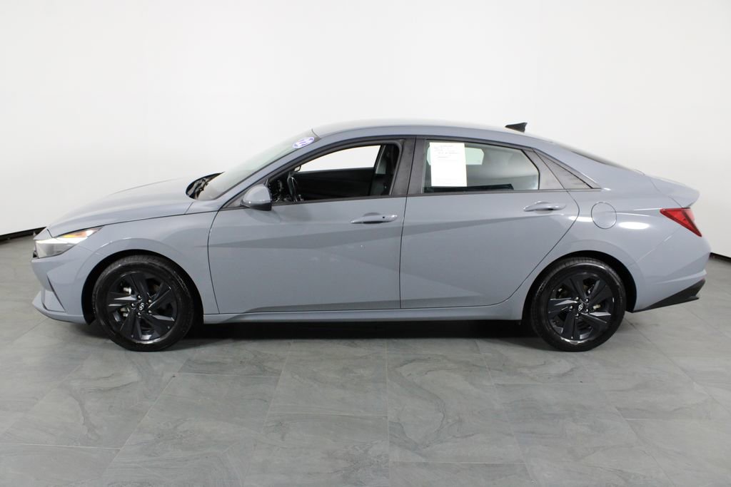 Certified 2022 Hyundai Elantra SEL w/ Convenience Package FWD image 12