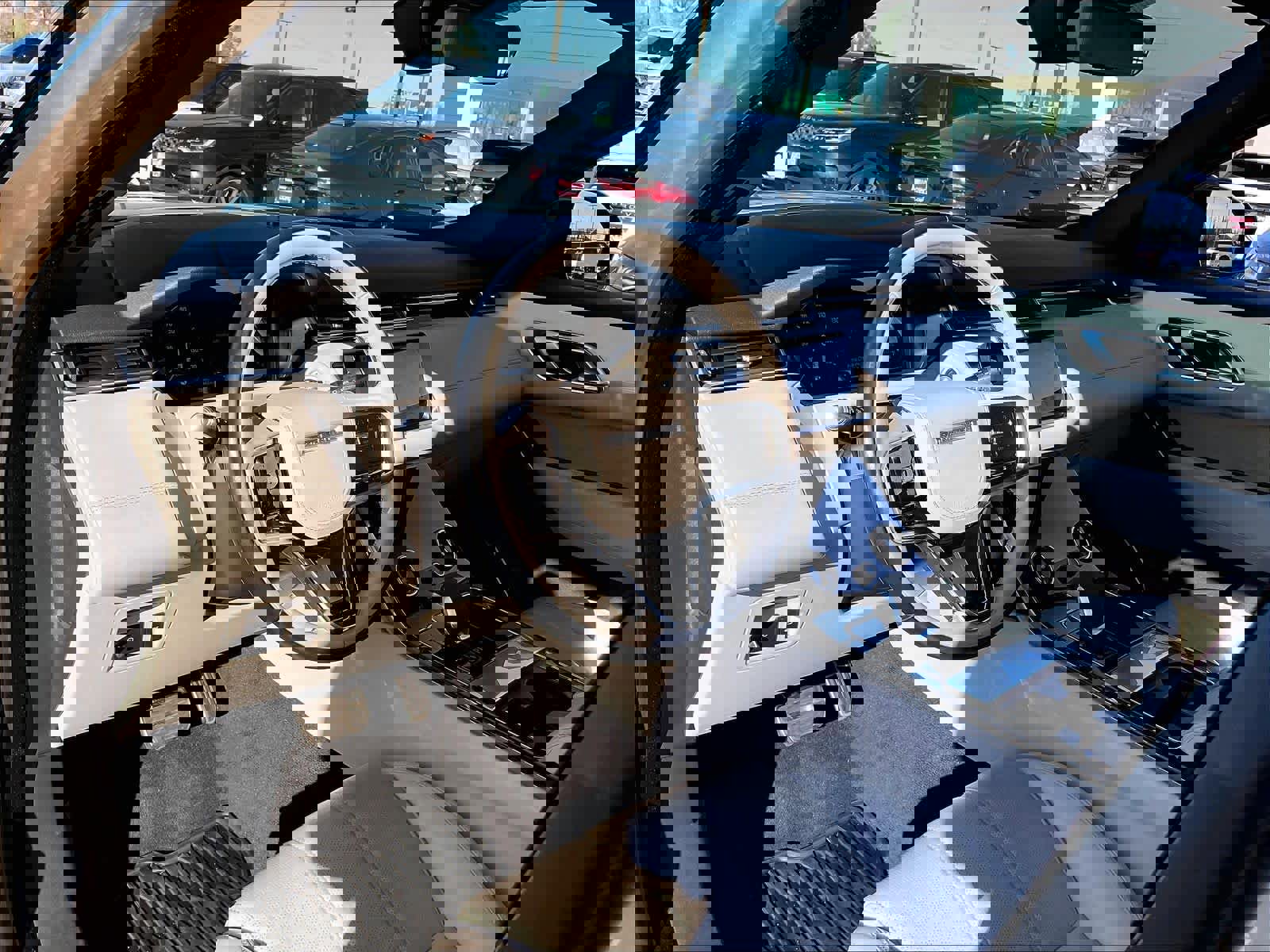 Used 2022 Land Rover Range Rover Velar R-Dynamic HSE image 15