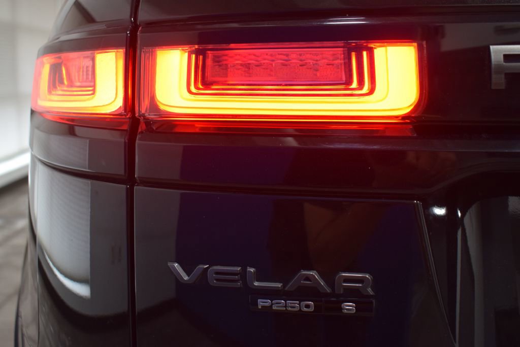 Used 2020 Land Rover Range Rover Velar R-Dynamic S image 32