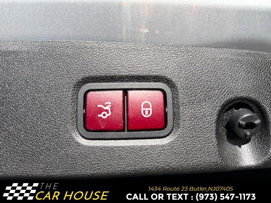 Used 2012 Mercedes-Benz CLS 550 4MATIC w/ Premium I Pkg image 21