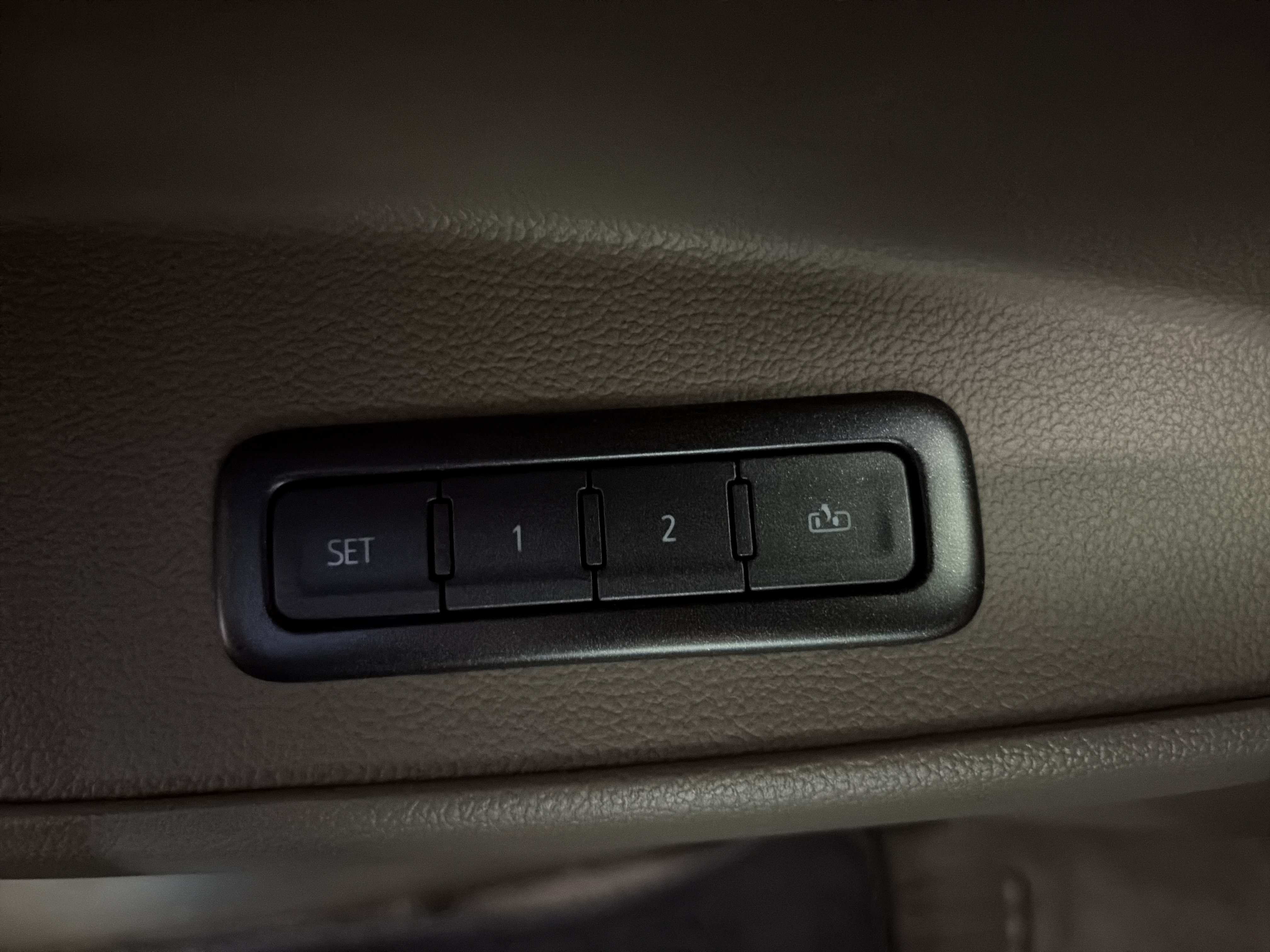 Used 2019 Chevrolet Suburban Premier AWD/4WD image 29