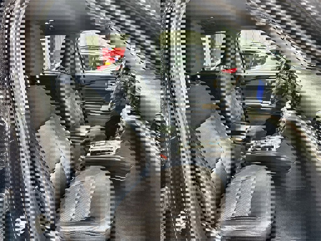 Used 2022 Ford Explorer XLT image 31