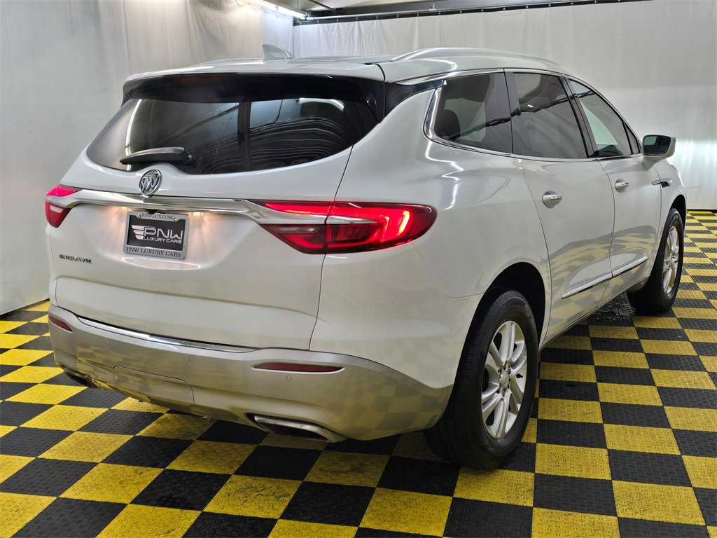 Used 2020 Buick Enclave Essence image 3