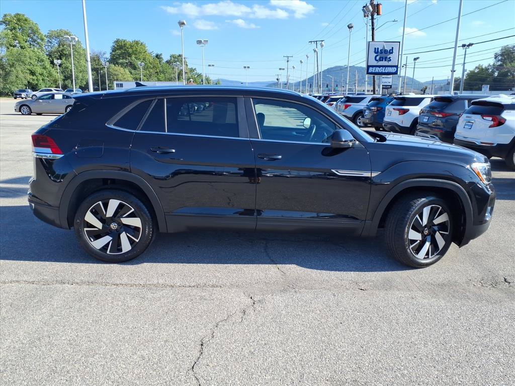 Used 2026 Volkswagen Atlas Cross Sport SE AWD/4WD image 3