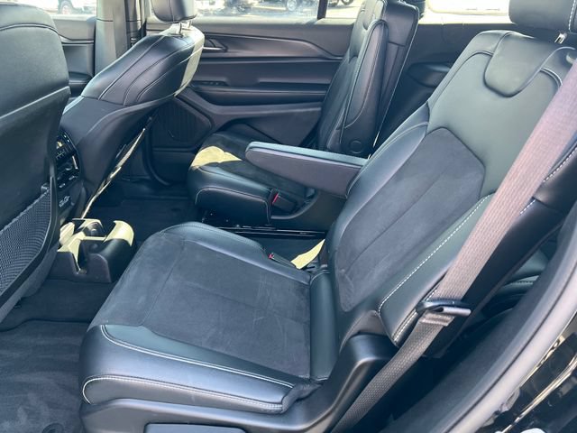Used 2025 Jeep Grand Cherokee L Altitude AWD/4WD image 23