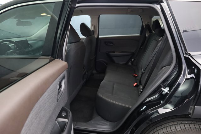 Used 2023 Nissan Rogue S image 23