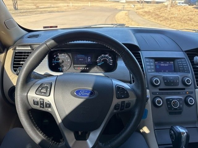 Used 2016 Ford Taurus SEL FWD image 13
