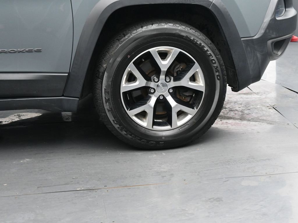 Used 2014 Jeep Cherokee Trailhawk w/ Comfort/Convenience Group AWD/4WD image 11