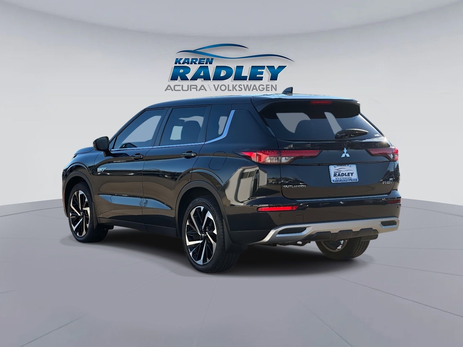 Used 2023 Mitsubishi Outlander SE image 4