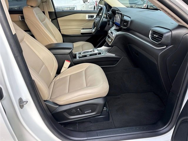 Used 2022 Ford Explorer XLT w/ Equipment Group 202A image 18