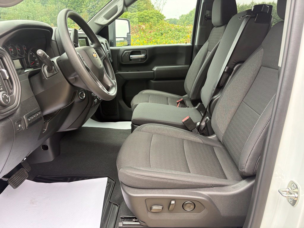 New 2026 Chevrolet Silverado 2500 Custom w/ Custom Value Package AWD/4WD image 4