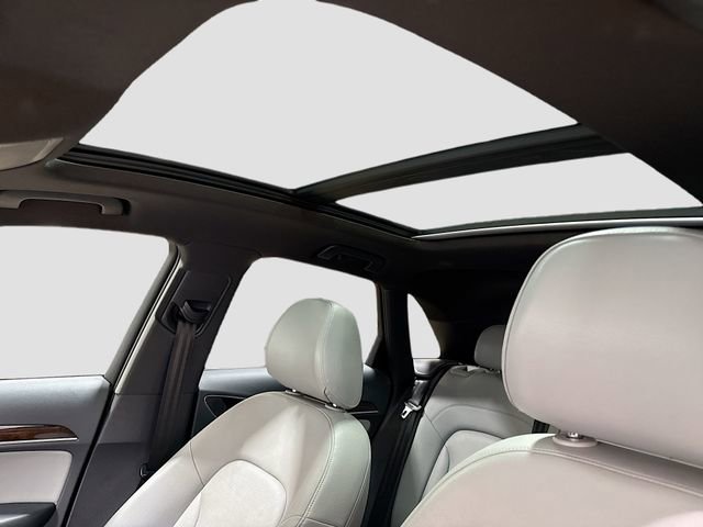 Used 2017 Audi Q3 2.0T Premium Plus w/ Premium Plus Package image 23