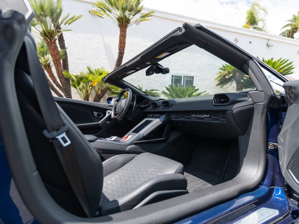 Used 2023 Lamborghini Huracan EVO RWD image 17