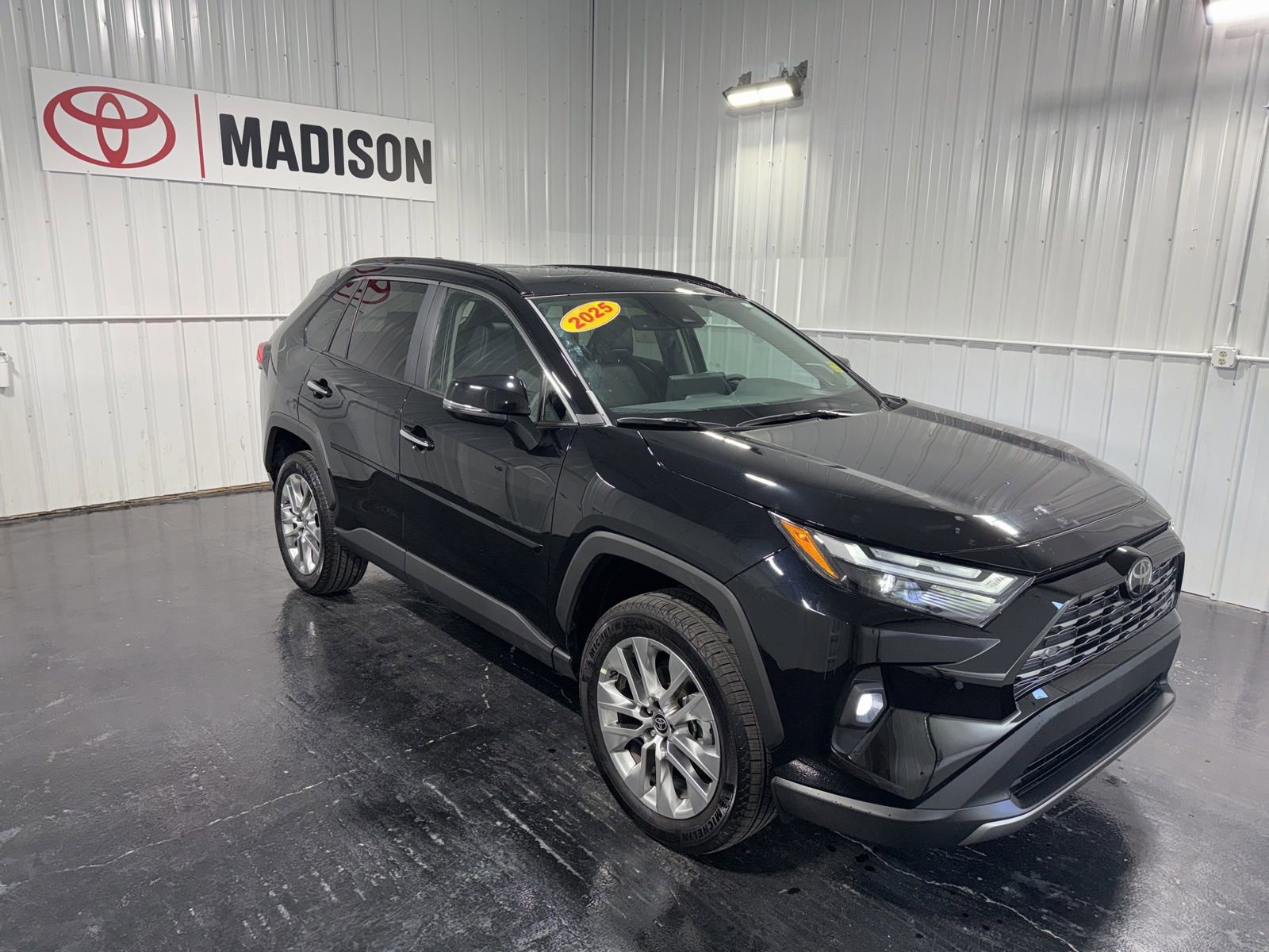 Used 2025 Toyota RAV4 Limited w/ Weather Package AWD/4WD image 4