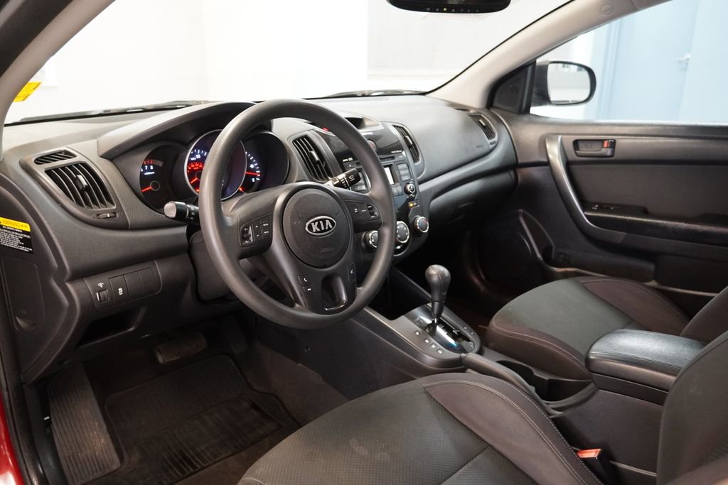 Used 2010 Kia Forte Koup EX image 6