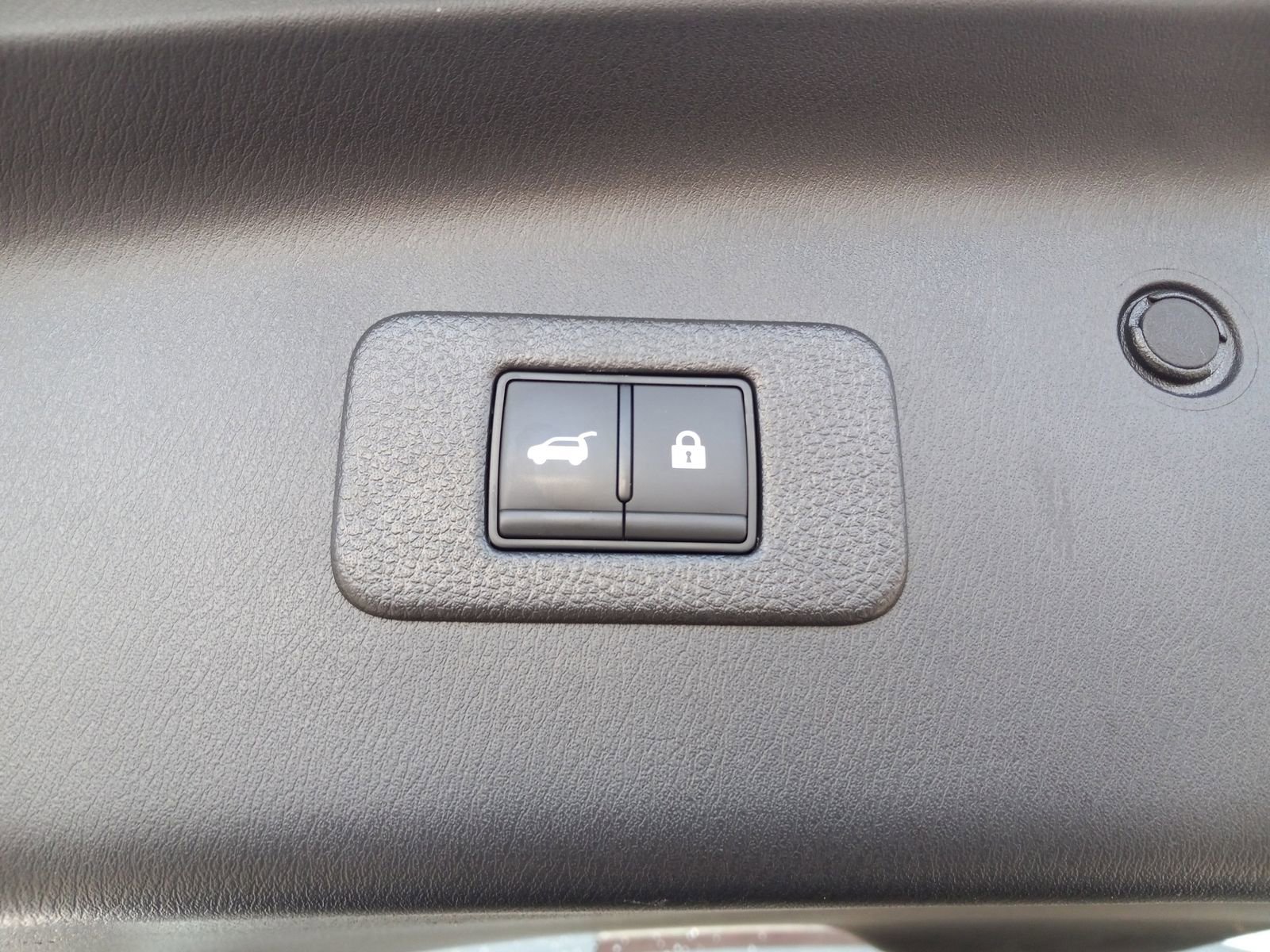 Used 2024 Nissan Armada SL image 12