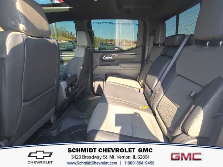 Used 2024 Chevrolet Silverado 1500 ZR2 image 10