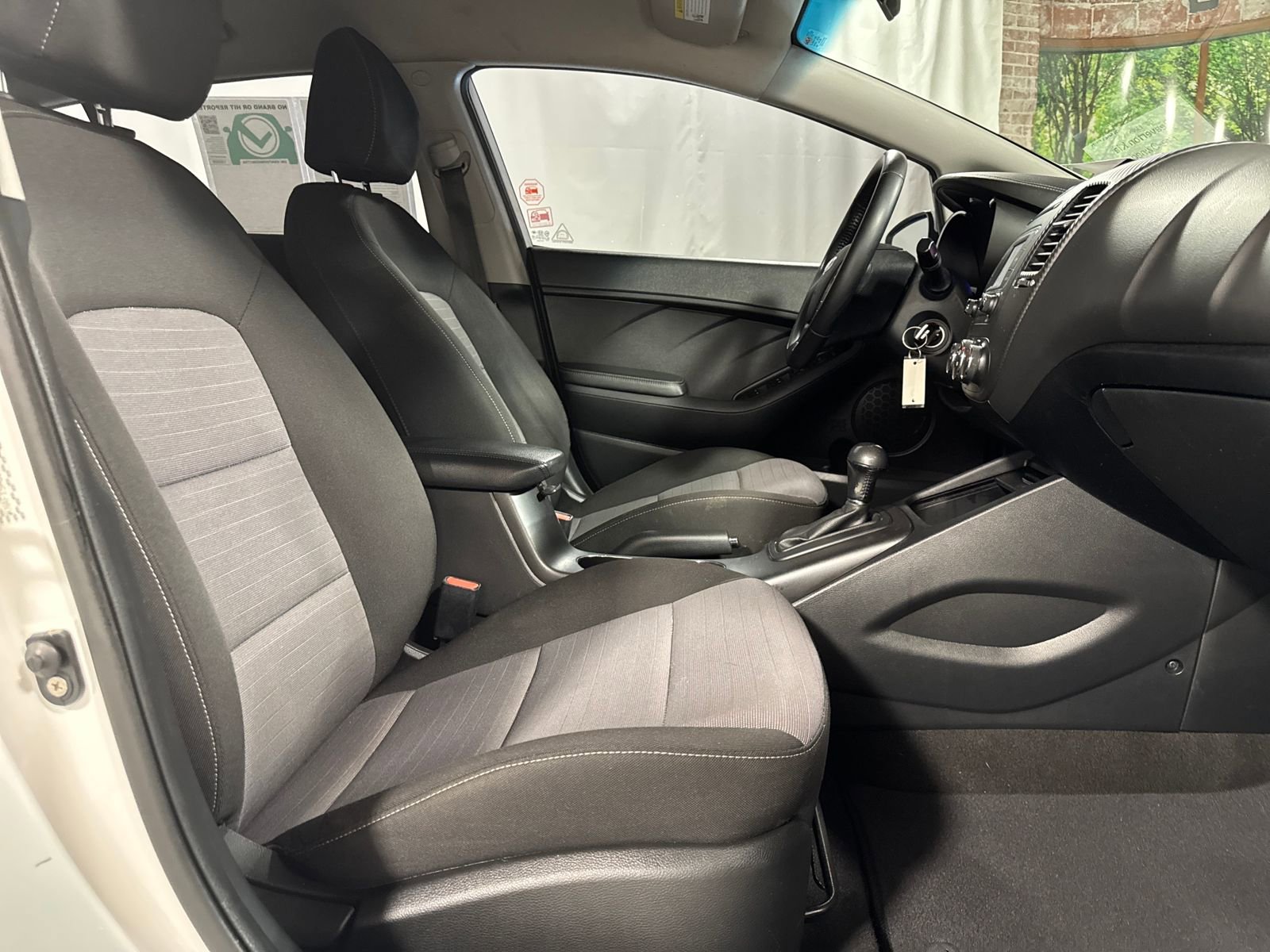 Used 2016 Kia Forte EX image 28