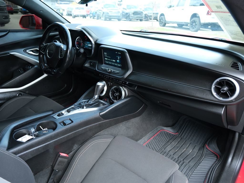 Used 2017 Chevrolet Camaro LT RWD image 29