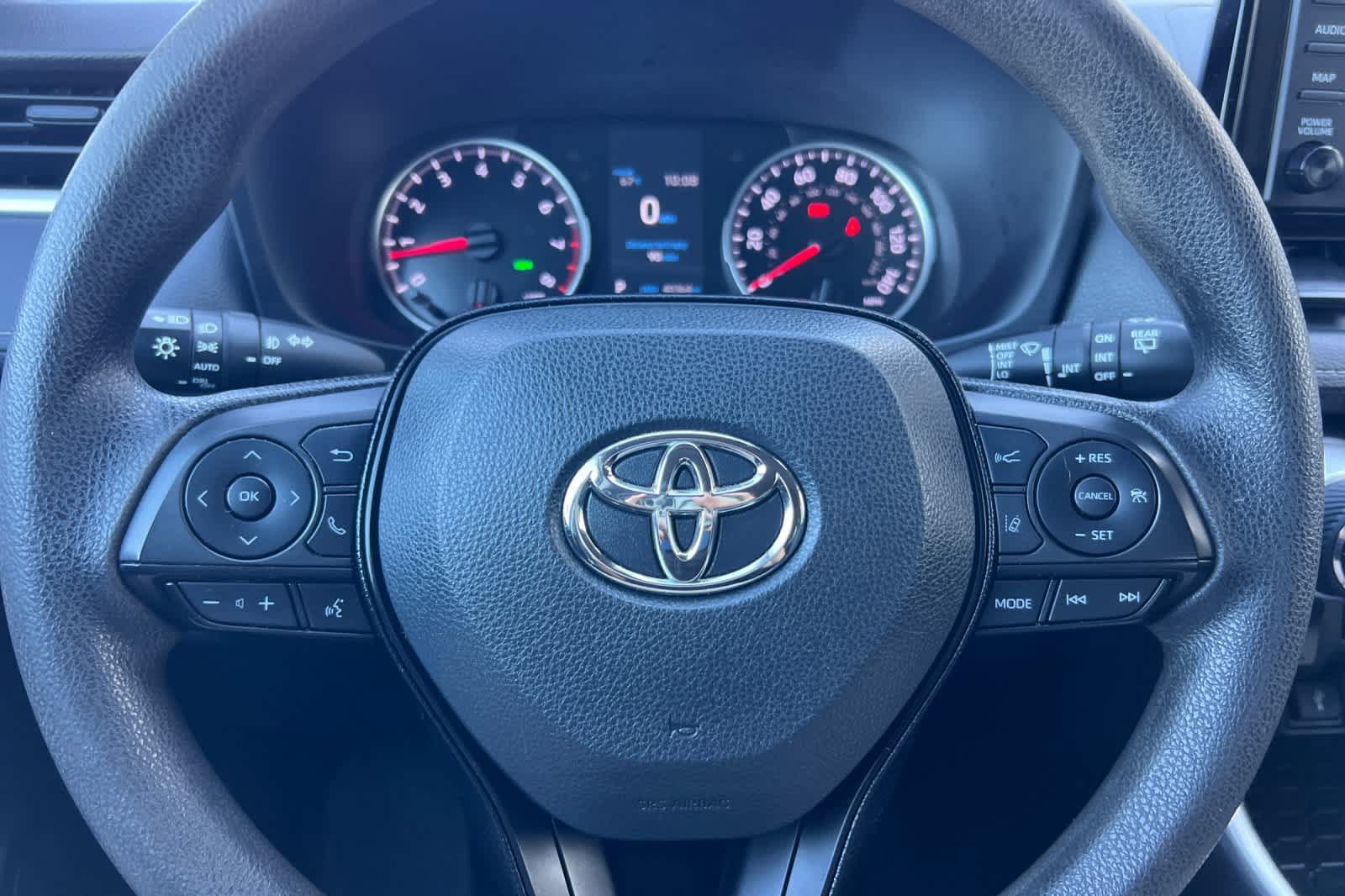 Used 2021 Toyota RAV4 XLE FWD image 25