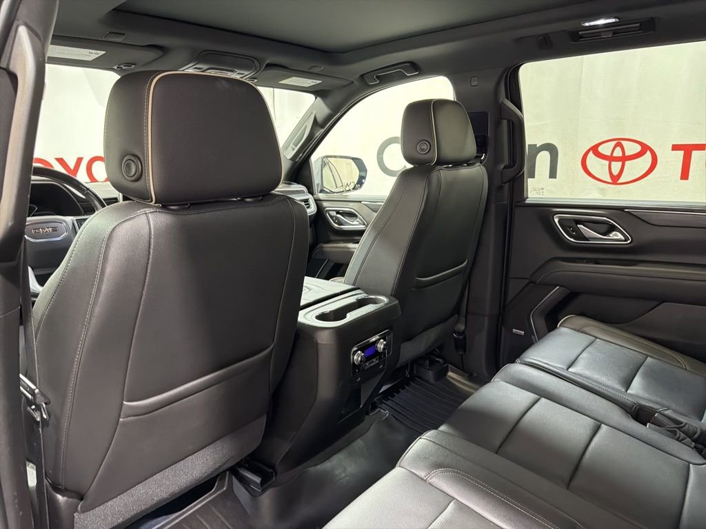 Used 2021 GMC Yukon SLT w/ SLT Premium Package AWD/4WD image 19