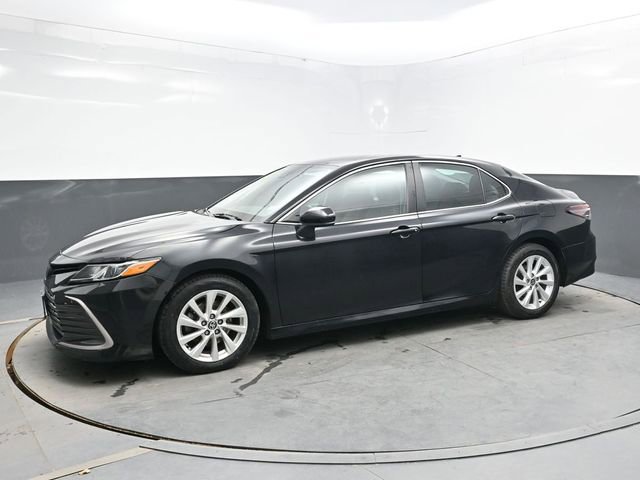 Used 2023 Toyota Camry LE FWD image 3