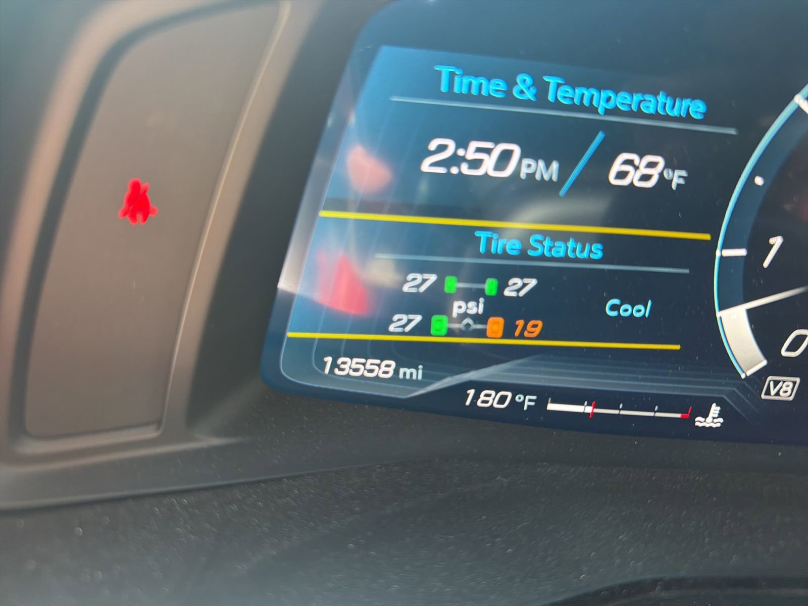 Used 2024 Chevrolet Corvette Stingray Premium Cpe w/ Z51 Performance Package image 21