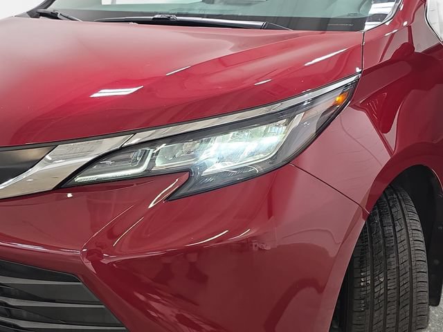 Certified 2023 Toyota Sienna LE FWD image 27