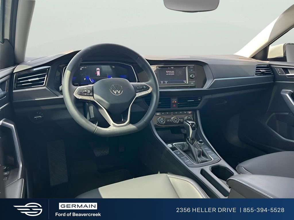 Used 2024 Volkswagen Jetta SE image 13