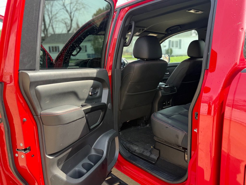 Used 2024 Nissan Titan PRO-4X w/ Pro-4x Convenience Package image 12