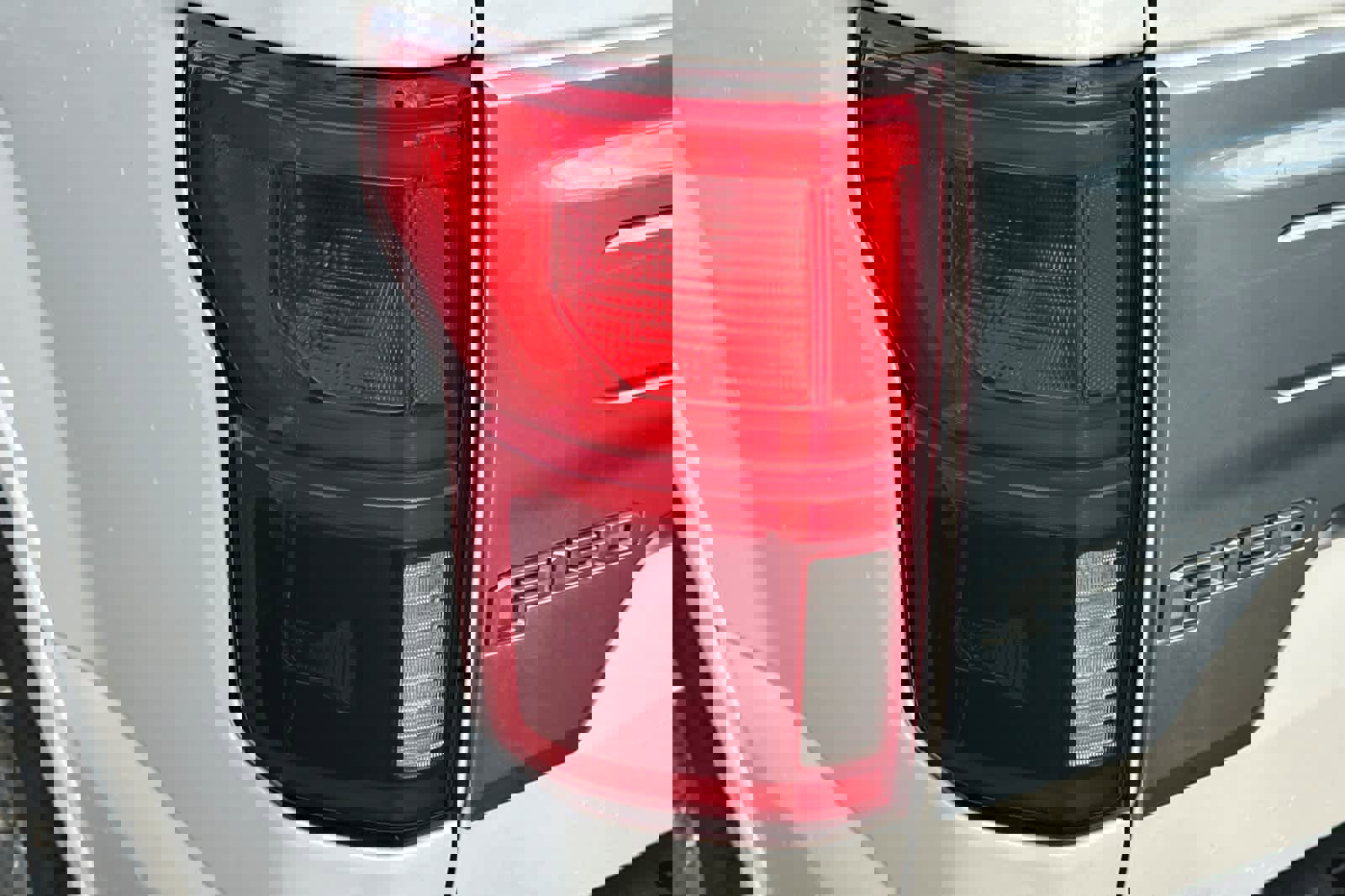 Used 2018 Ford F150 Platinum w/ Equipment Group 701A Luxury image 16