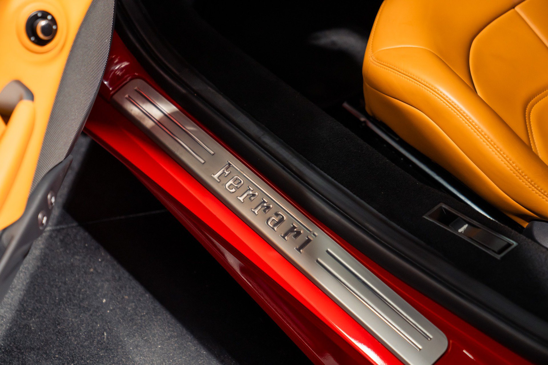 Used 2018 Ferrari 488 GTB RWD image 37