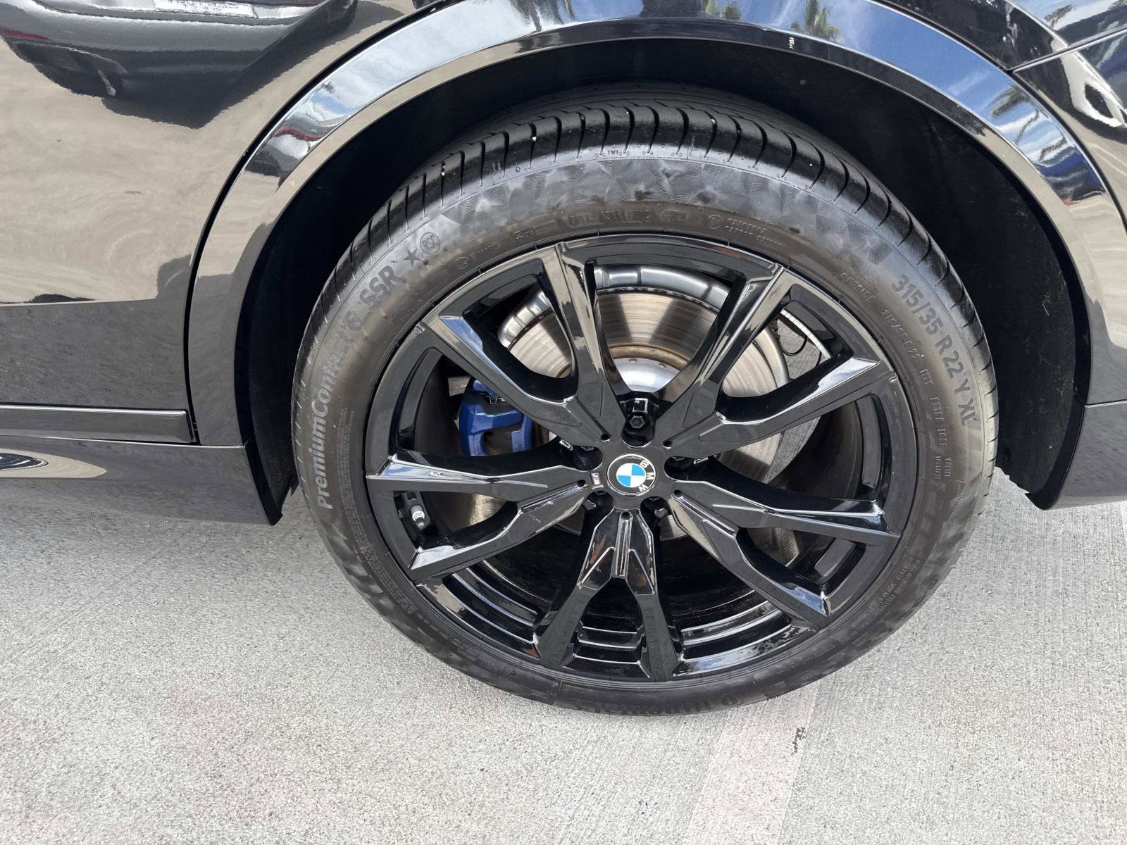 Used 2025 BMW X7 xDrive40i w/ M Sport Package image 6