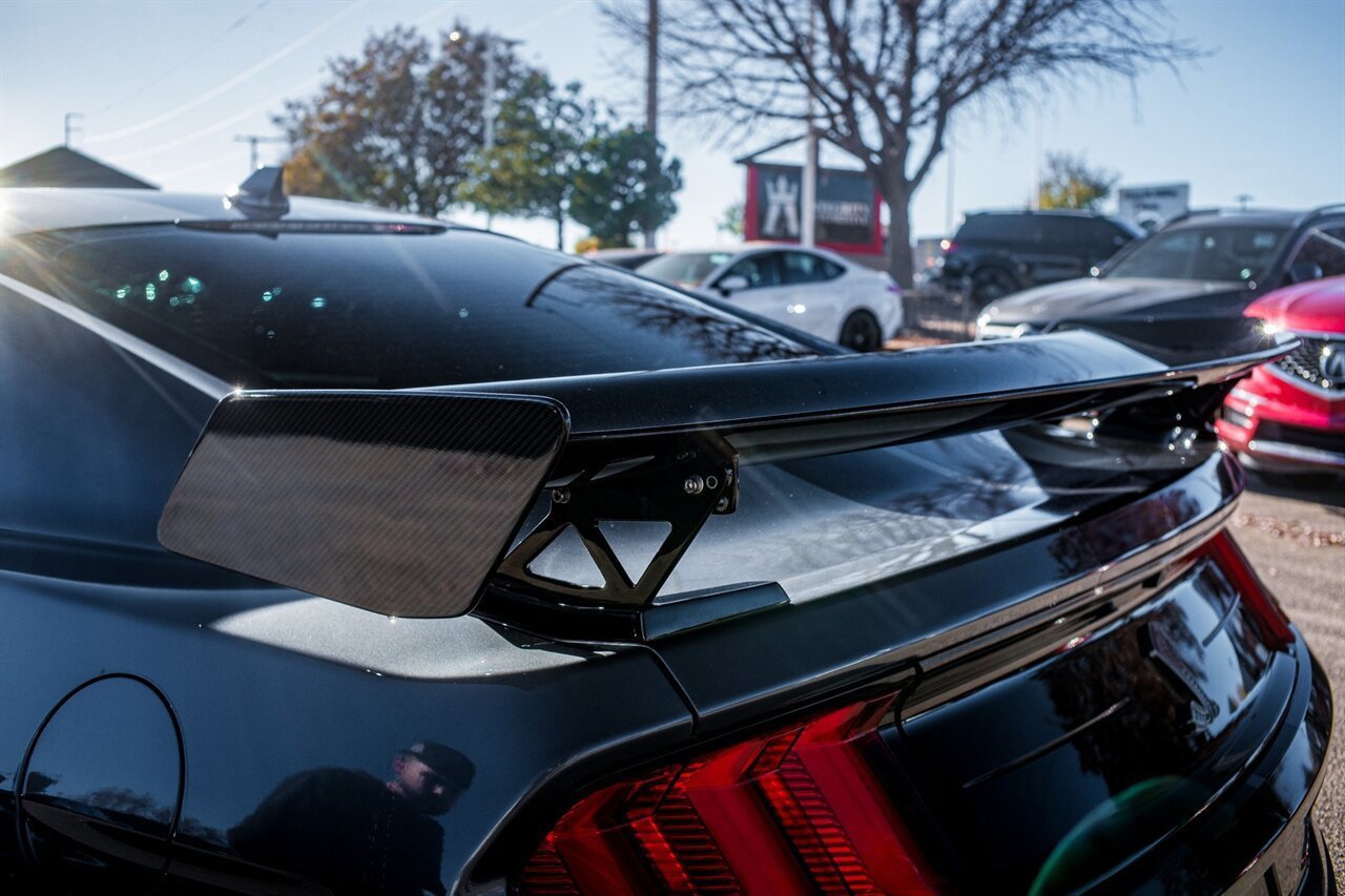 Used 2022 Ford Mustang Shelby GT500 w/ Carbon Fiber Track Pack image 39