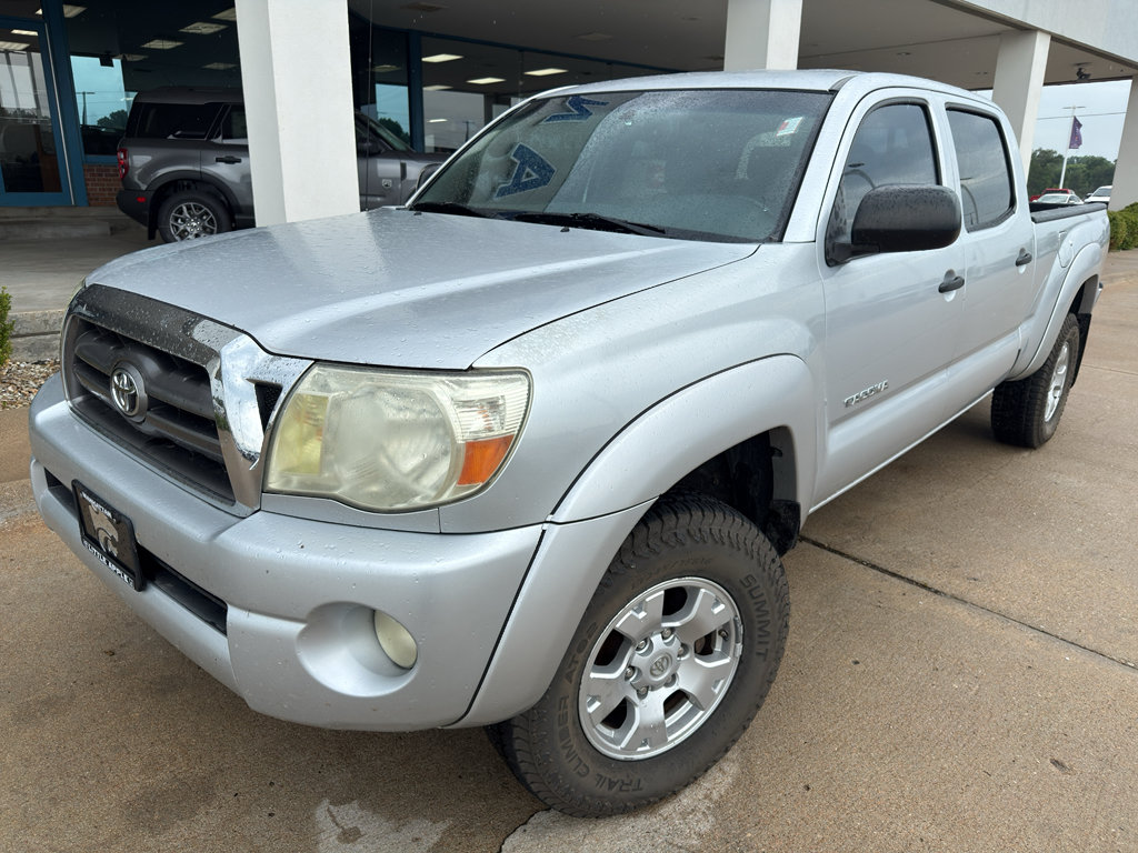 Used 2010 Toyota Tacoma PreRunner RWD image 2