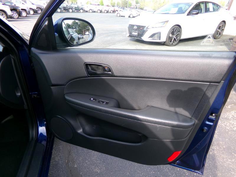 Used 2012 Hyundai Elantra GLS image 26