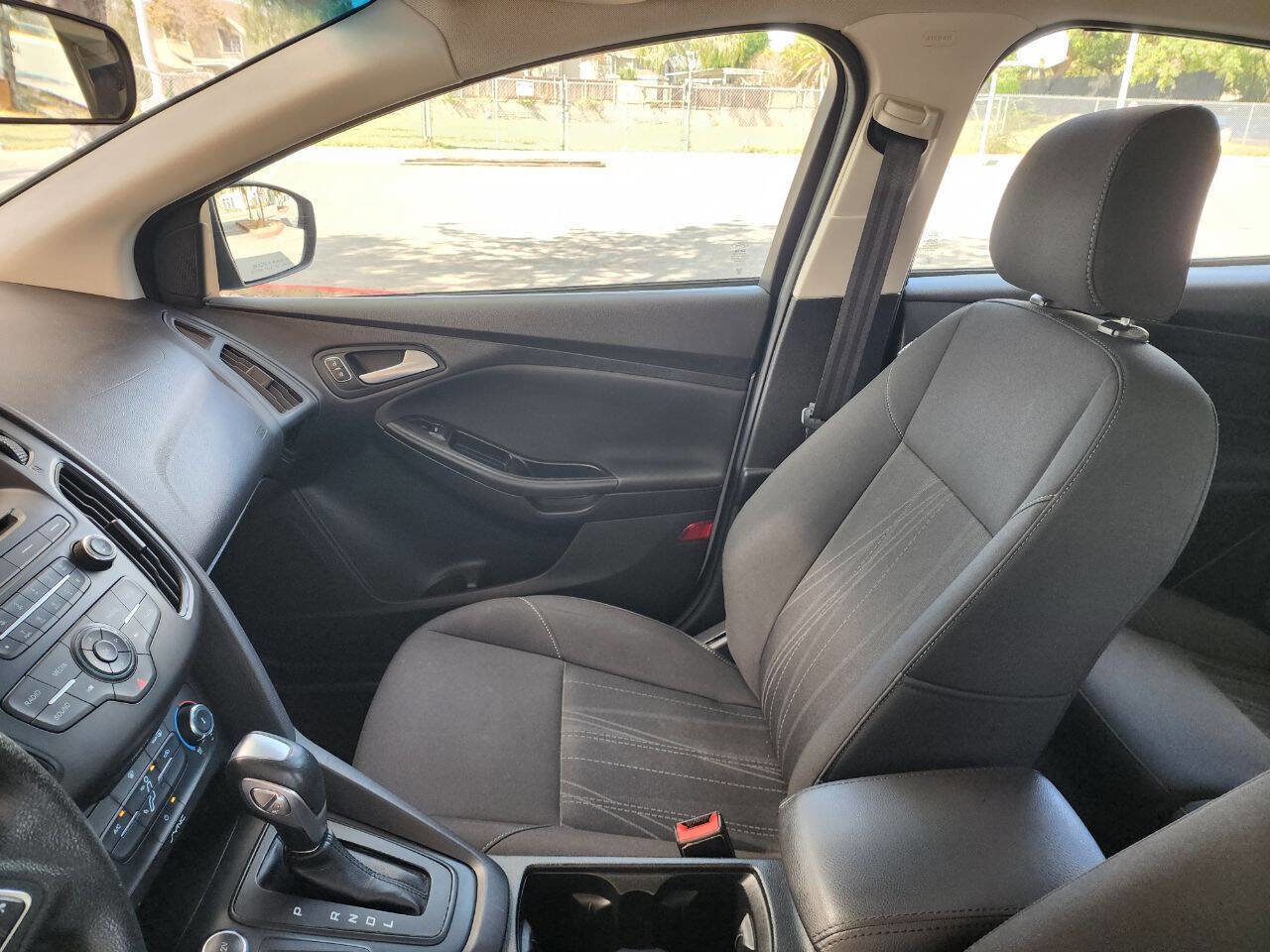 Used 2015 Ford Focus SE image 20