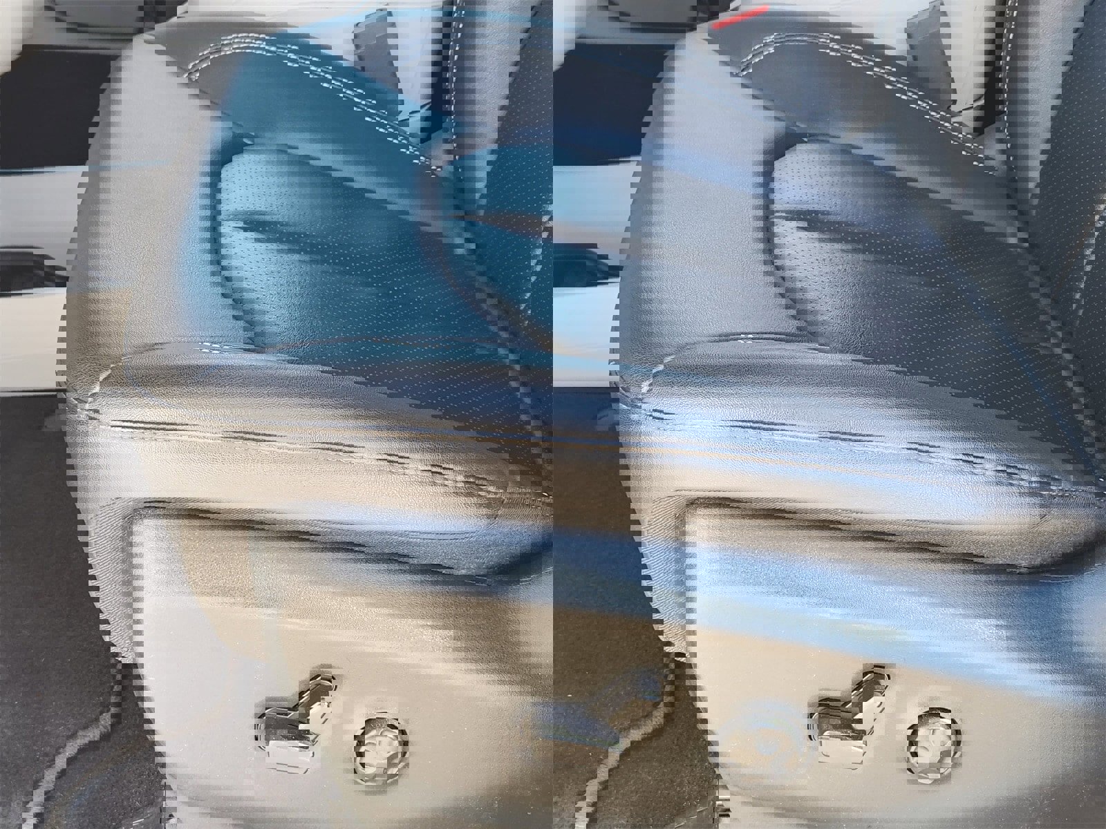 Used 2024 Chrysler Pacifica Touring-L image 24