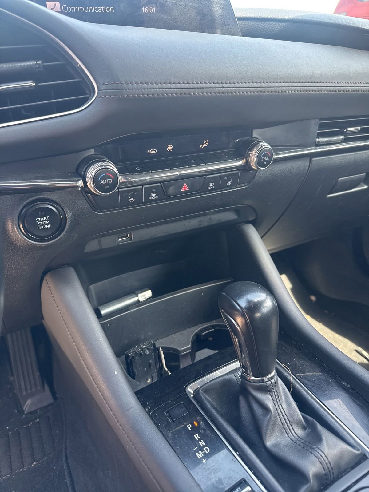 Used 2019 MAZDA MAZDA3 Hatchback w/ Preferred Package FWD image 11