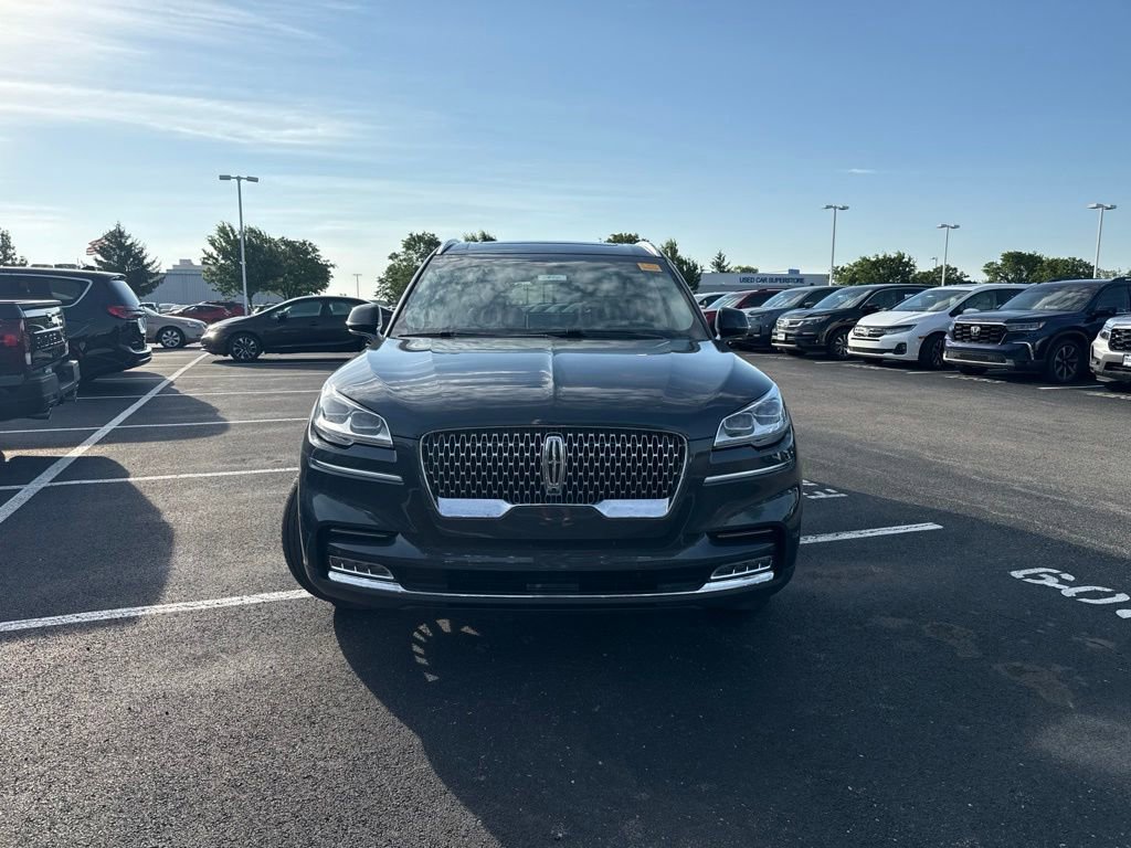 Used 2023 Lincoln Aviator Reserve w/ Equipment Group 201A AWD/4WD image 2